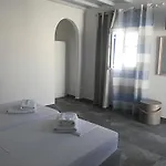 Отель Markos &